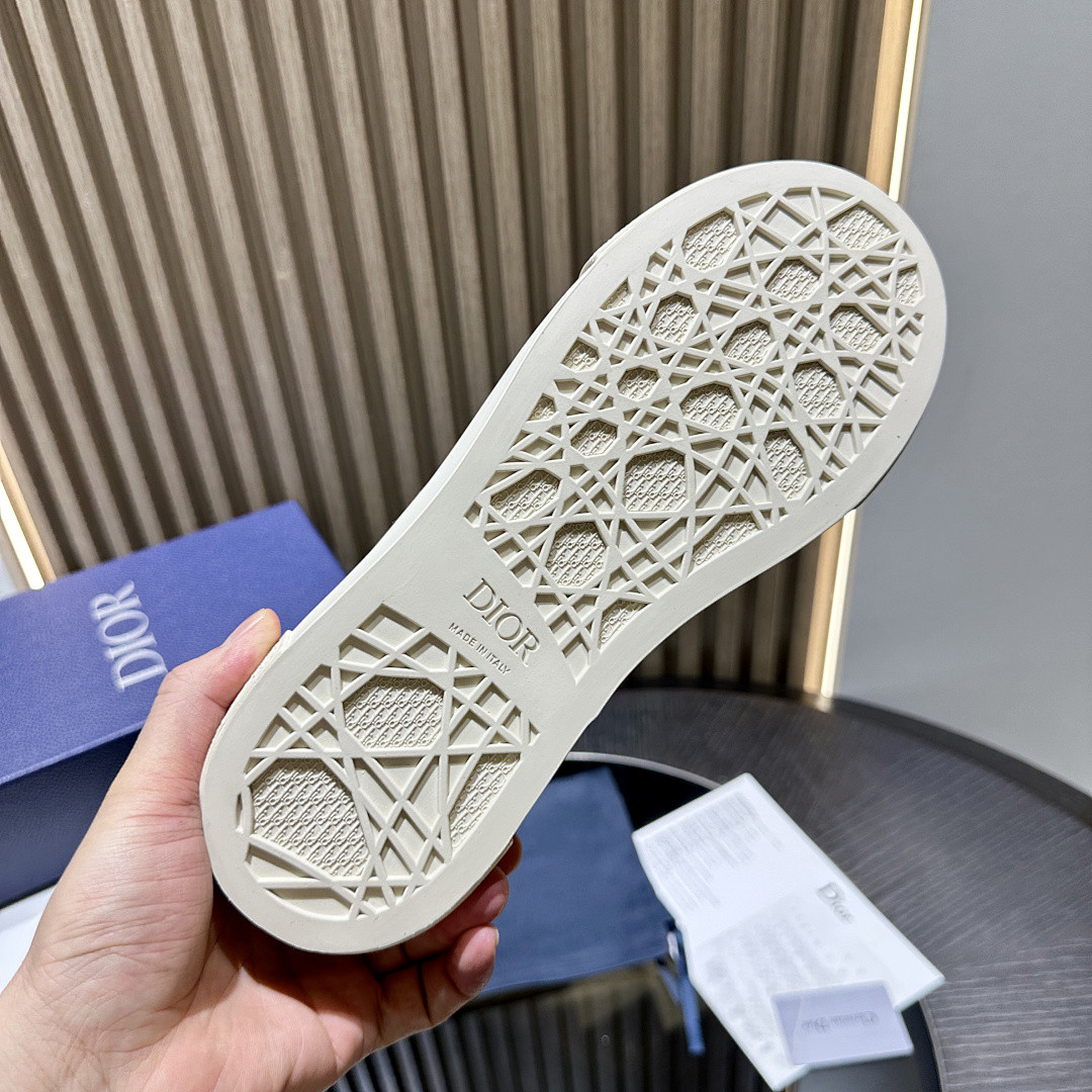 DR B33 Sneaker