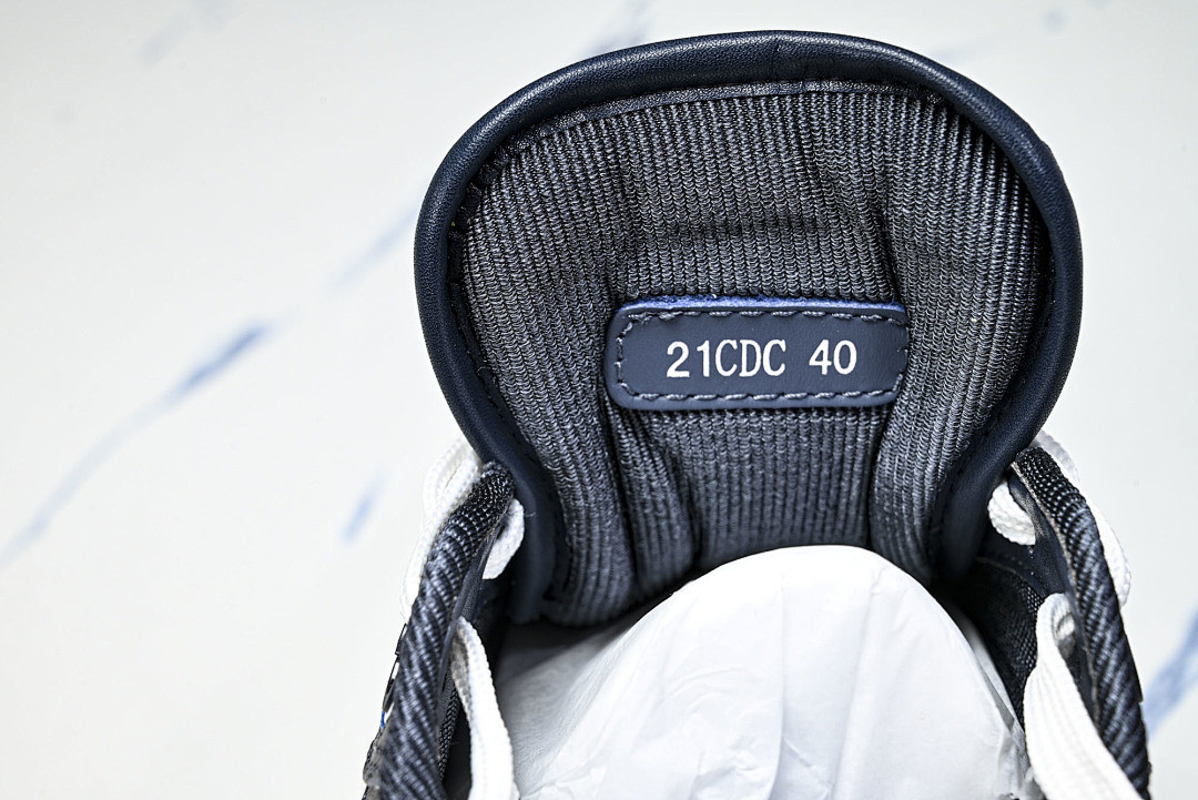 DR B27 Sneaker