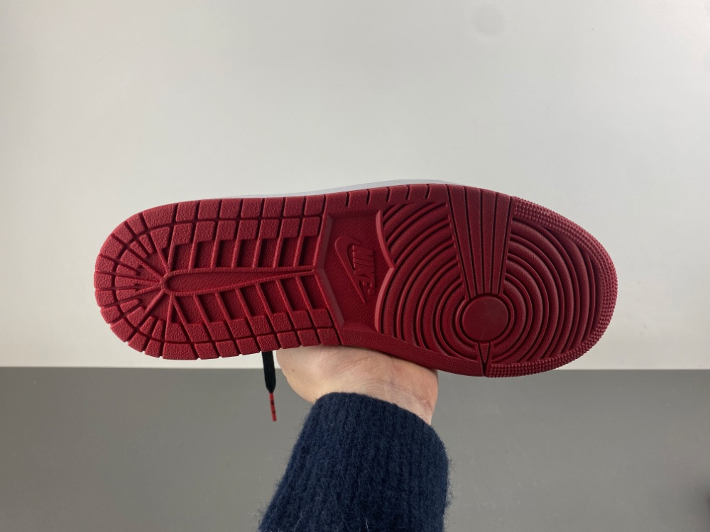 Air Jordan 1 Low OG “Banned” IW6276-001