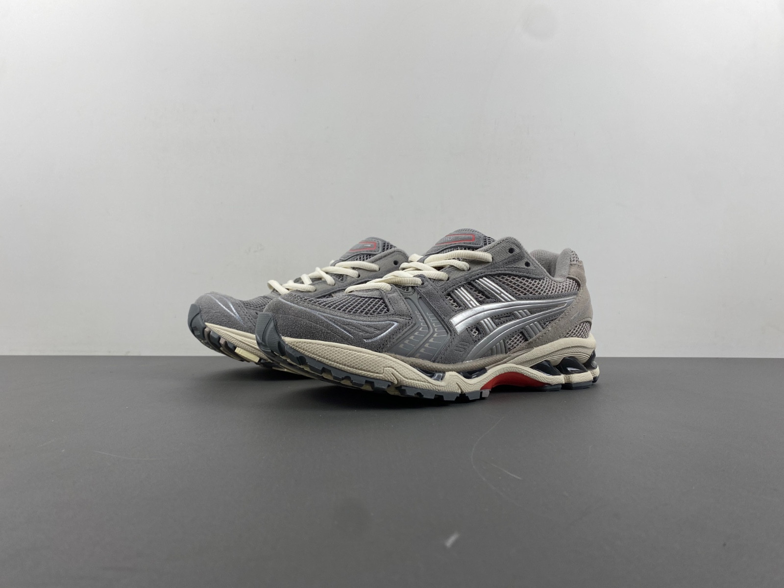 As*ic*s gel-kayano 14  1201a019-023