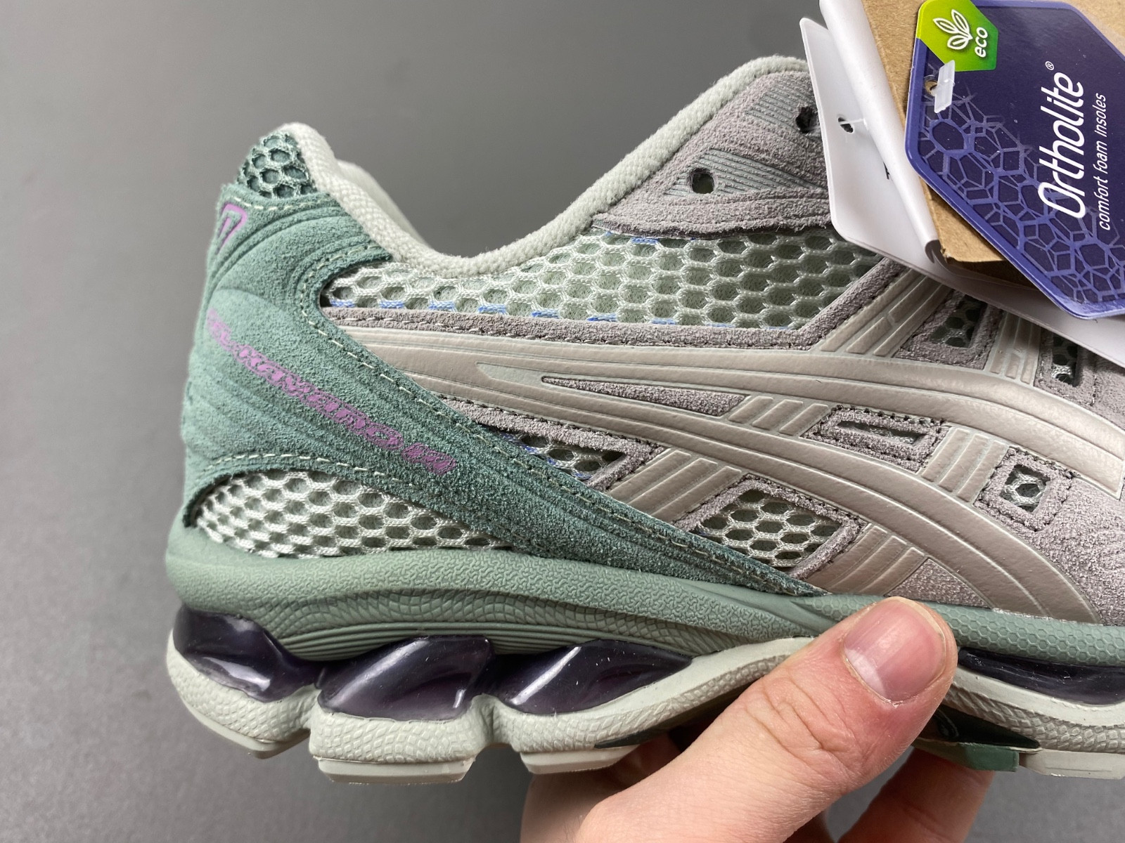 As*ic*s gel-kayano 14  1201a019-024