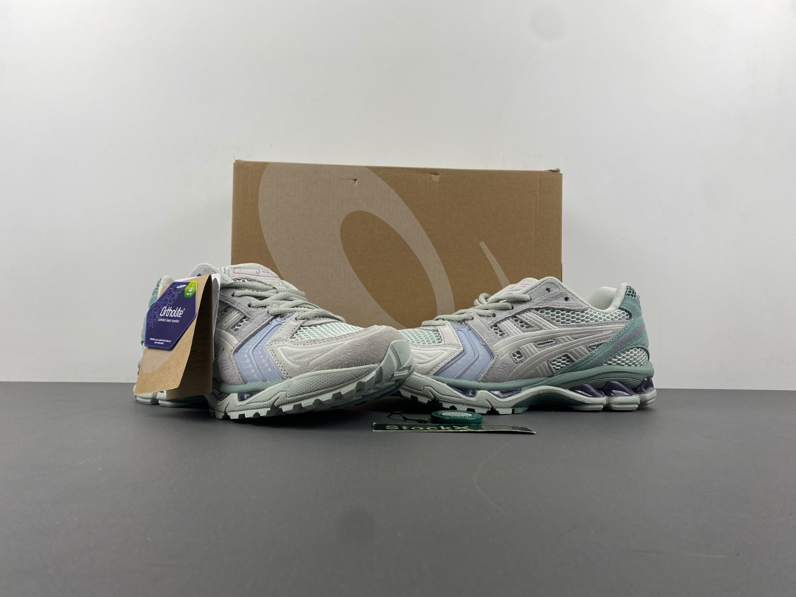 As*ic*s gel-kayano 14  1201a019-024