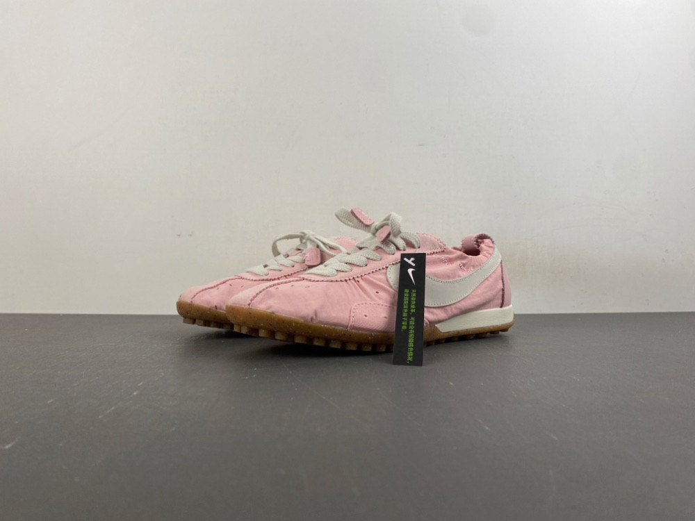 Jacquemus x Nike Jacumoon Shoe HV8547-800