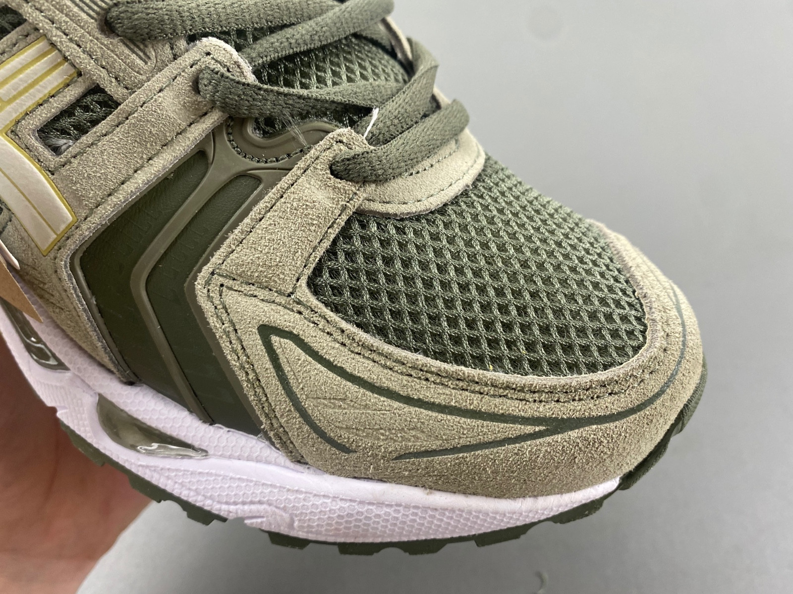 As*ic*s gel-kayano 14  1201a019-025