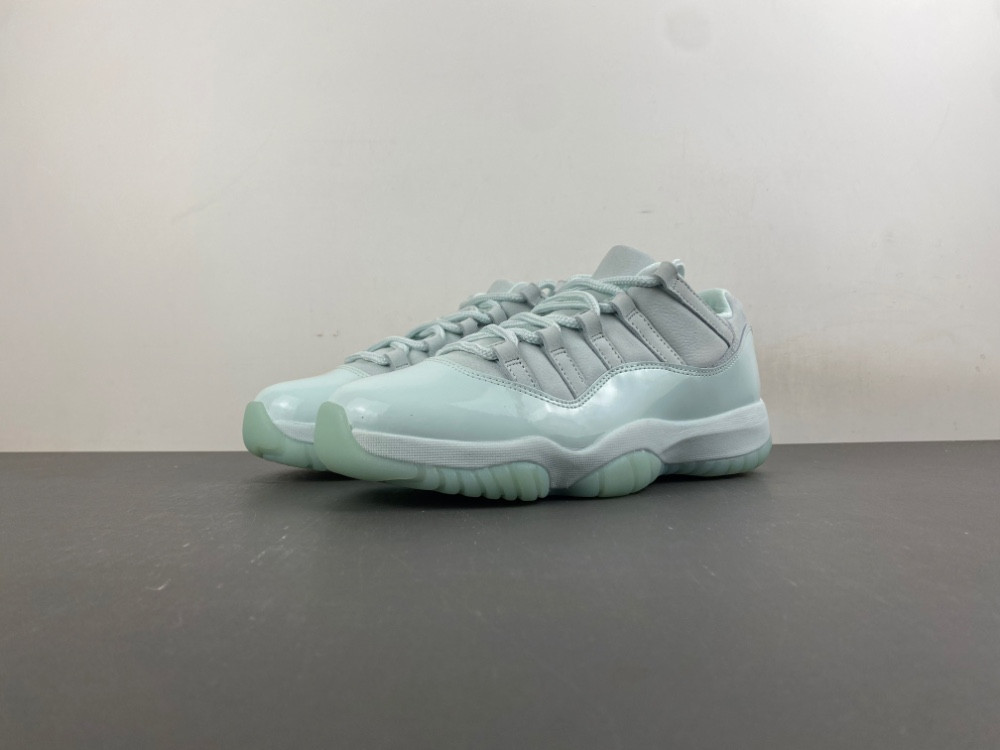 Air Jordan 11 Low IW1882-300