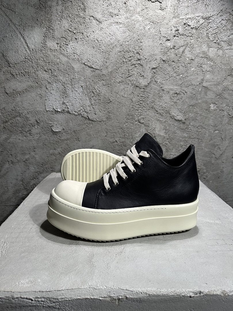 RO Sneakers