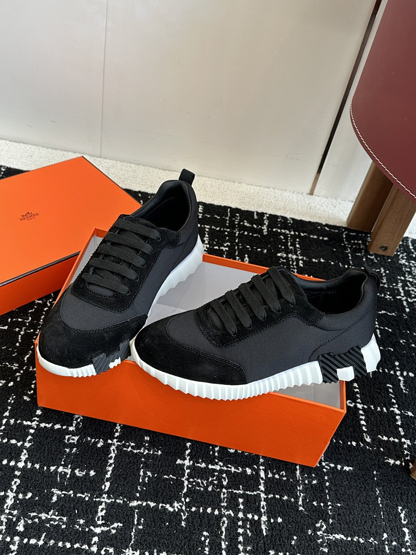 H**me5 SNEAKER