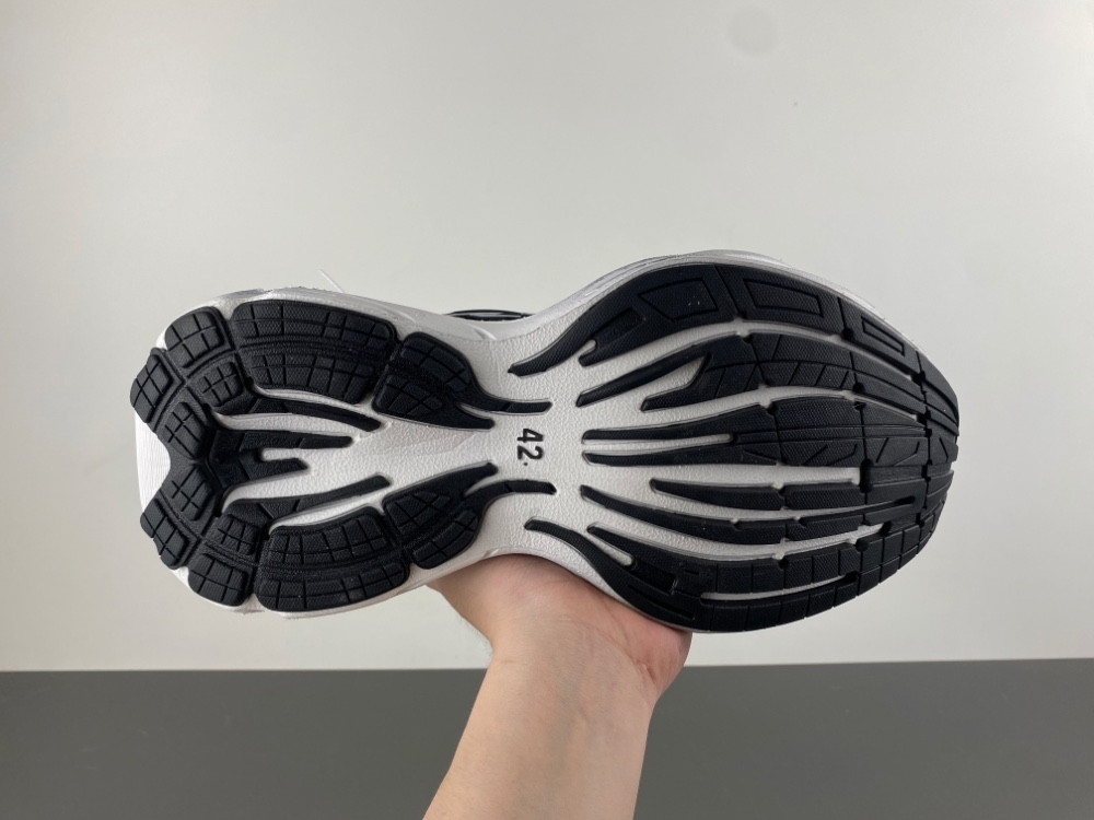 Balenciaga Sneaker 825418 WMNSS 1000