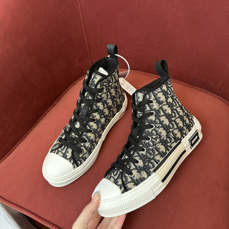 DR B23 High Top Sneaker