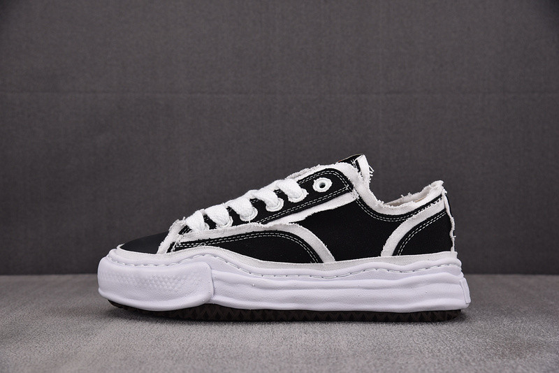 Ma1s0n Mihara Sneakers