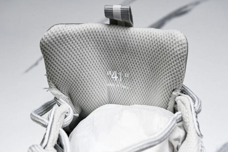 OFF-WHITE BE RIGHT BACK