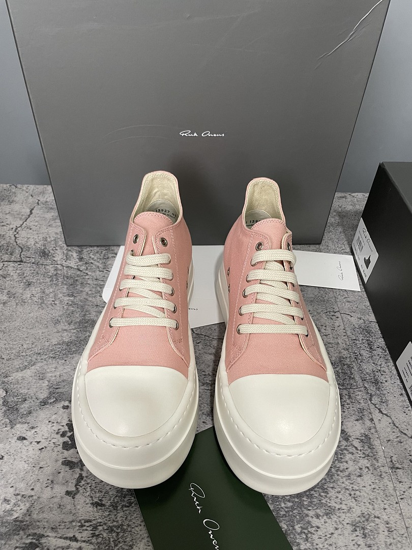RO Sneakers