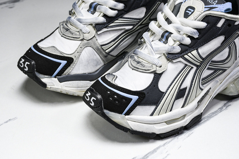 Balenciaga Runner W3RNY 063