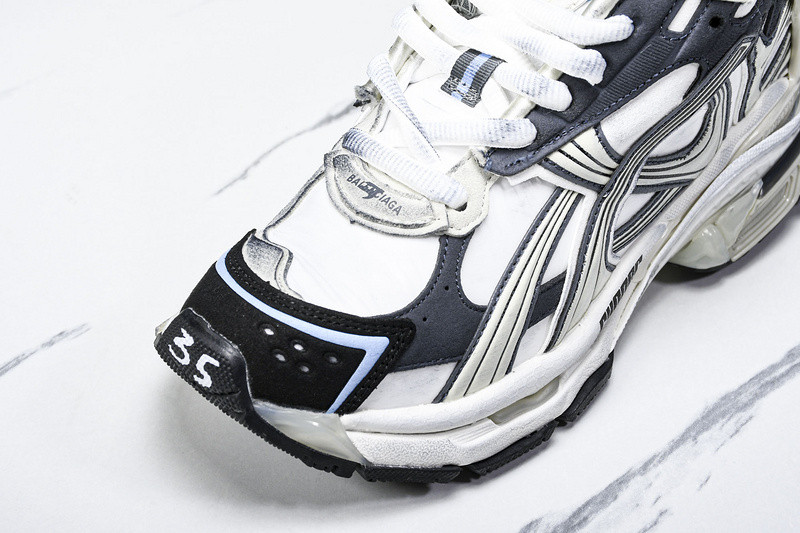 Balenciaga Runner W3RNY 063