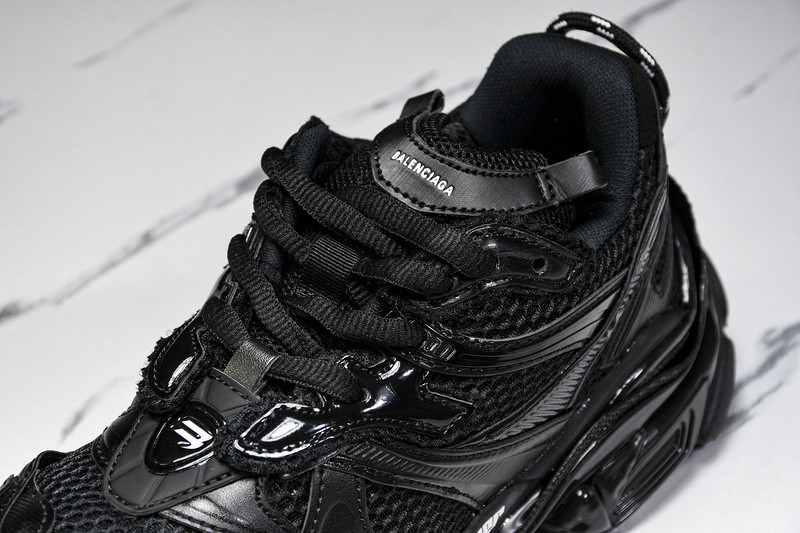 Balenciaga Runner W3RXP-1090