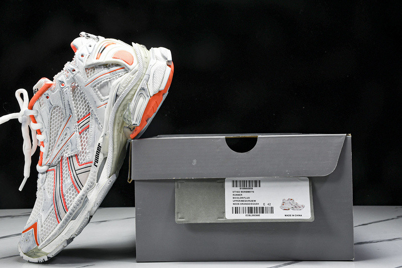 Balenciaga Runner W3RBM-9770