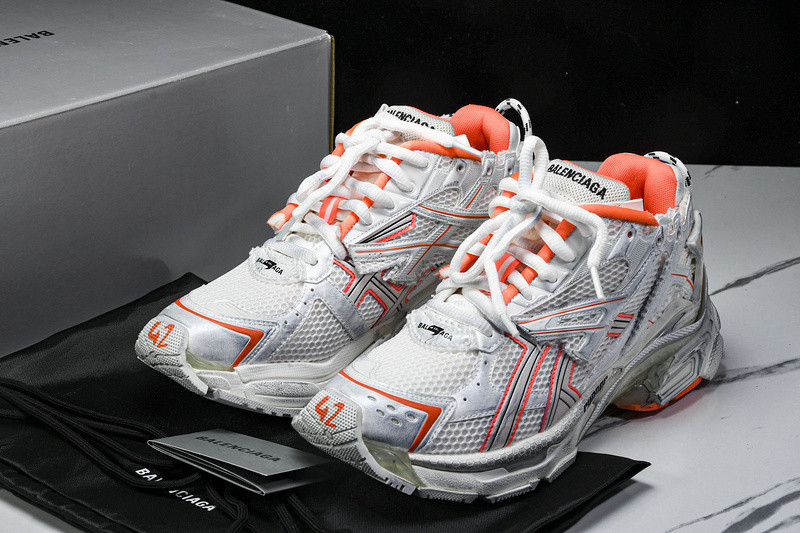 Balenciaga Runner W3RBM-9770