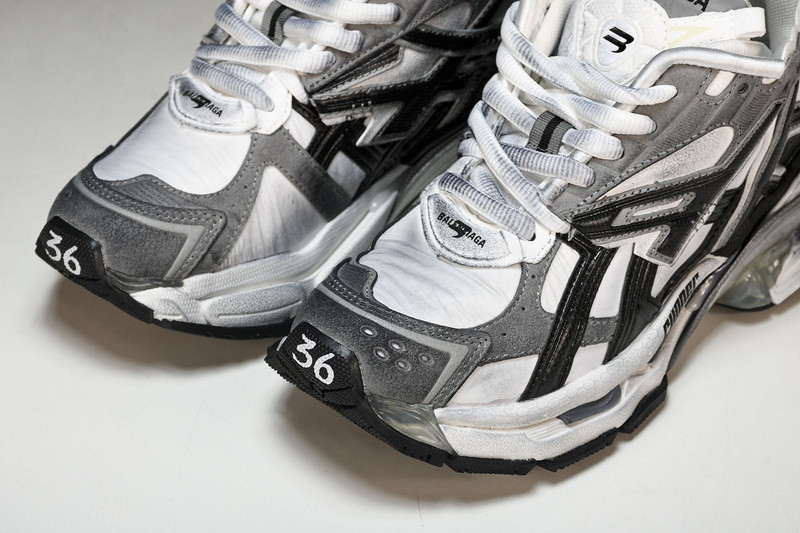 Balenciaga Runner W3RB5-9012