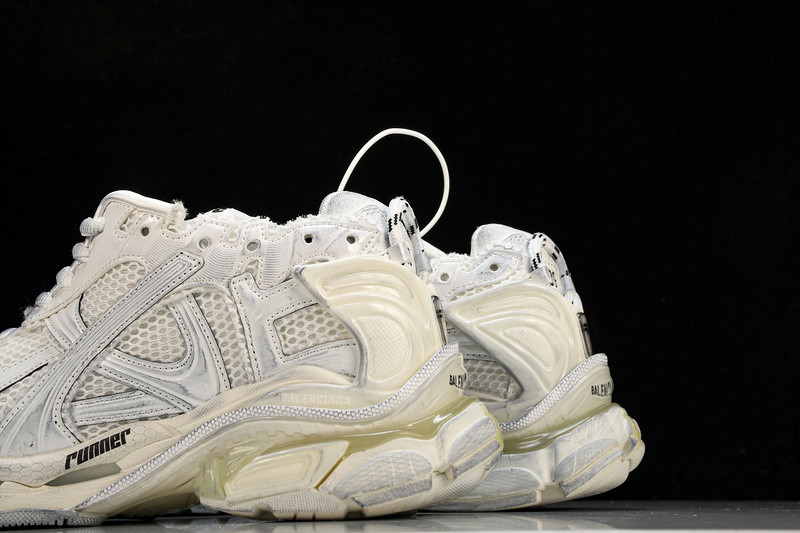Balenciaga Runner W3RBW-0102