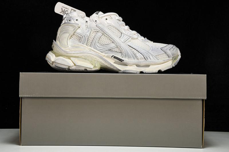Balenciaga Runner W3RBW-0102