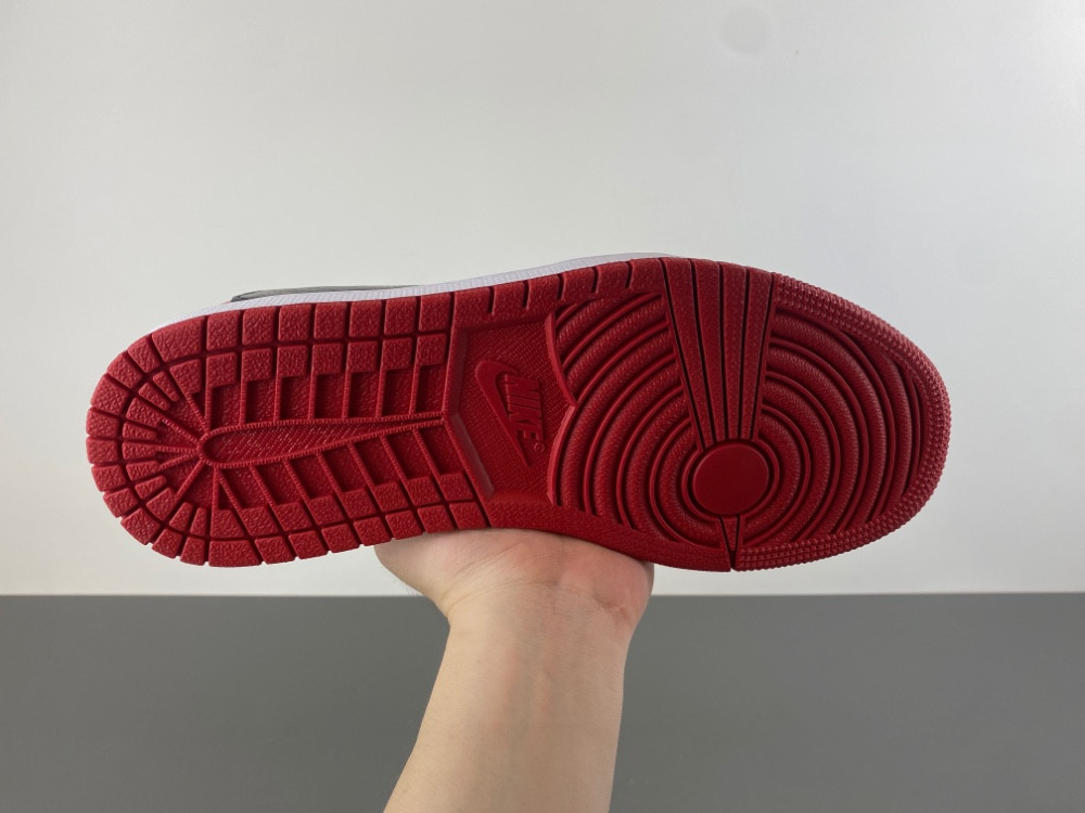 Travis Scott x Air Jordan 1 Low DM7866-101