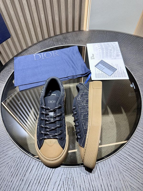 DR B33 Sneaker