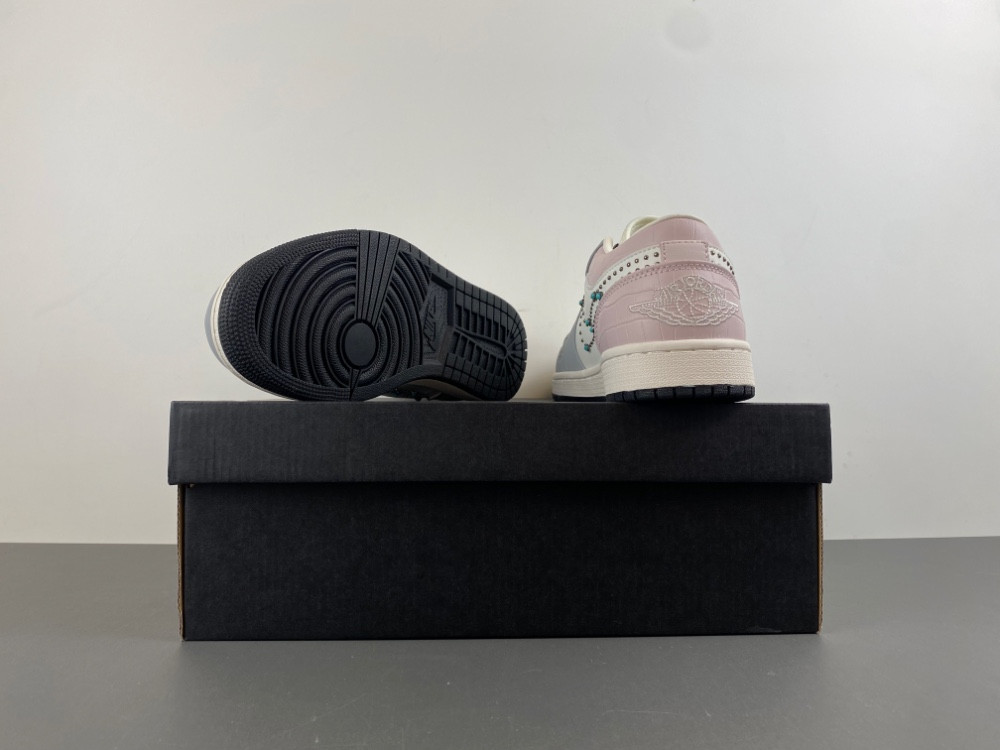 Air Jordan 1 Low IH7319-001