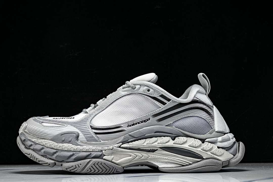 Ba1en*iaga Triple S 2 WTR2G-1800