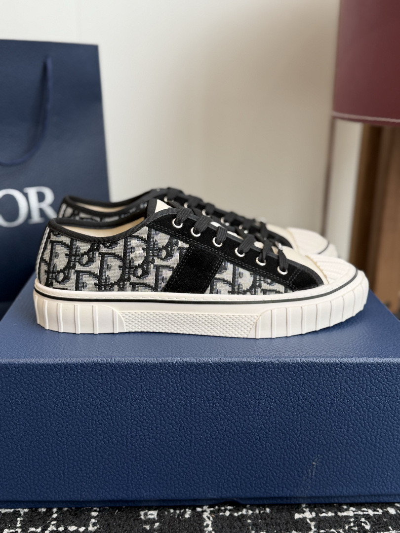 D10r Hooper Low-Top Sneaker DR-H005