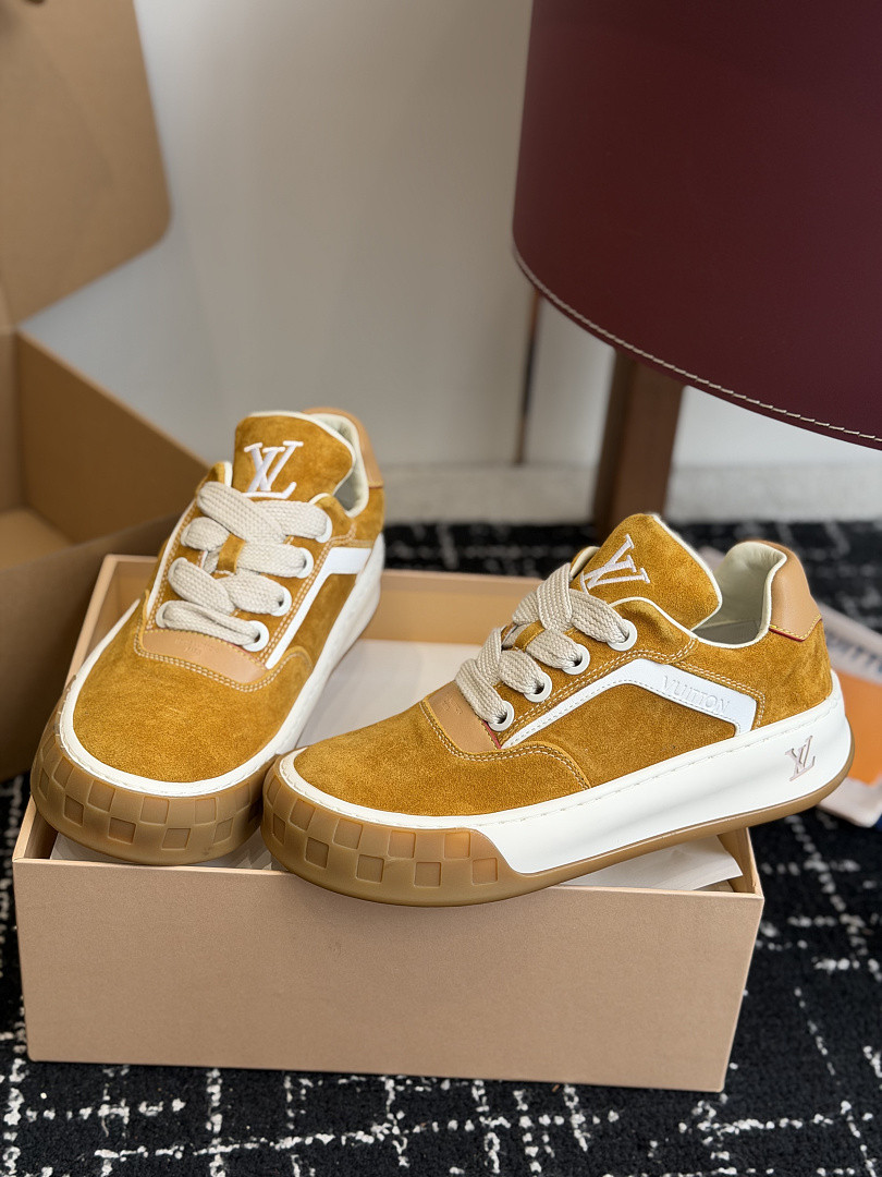 L*V TILTED Sneaker