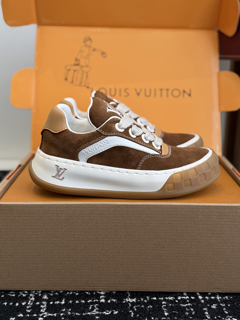 L*V TILTED Sneaker