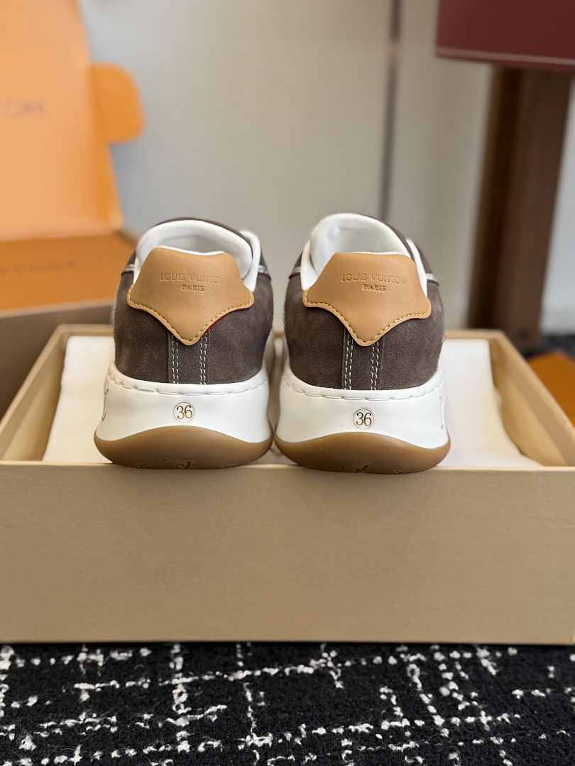 L*V TILTED Sneaker