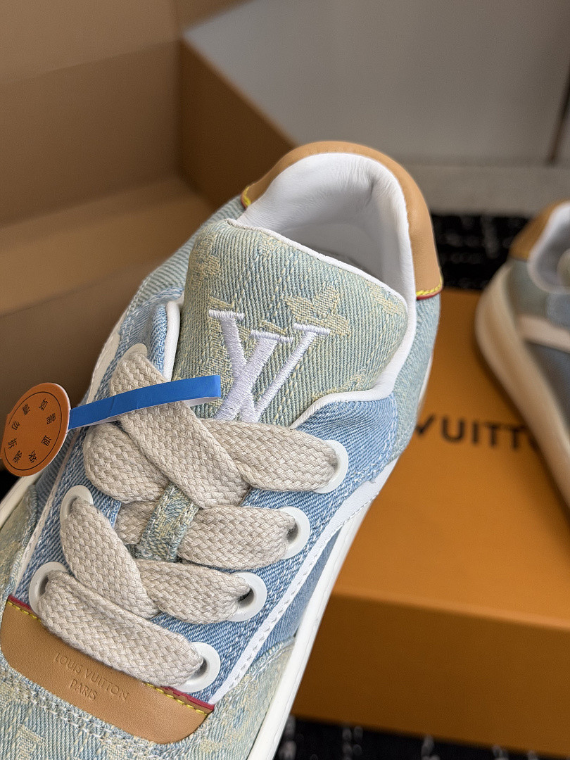 L*V TILTED Sneaker