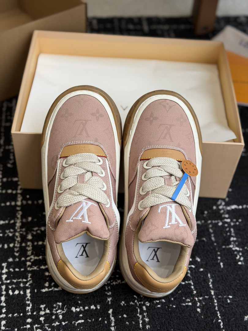 L*V TILTED Sneaker