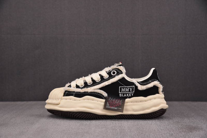 Ma1s0n Mihara Sneakers
