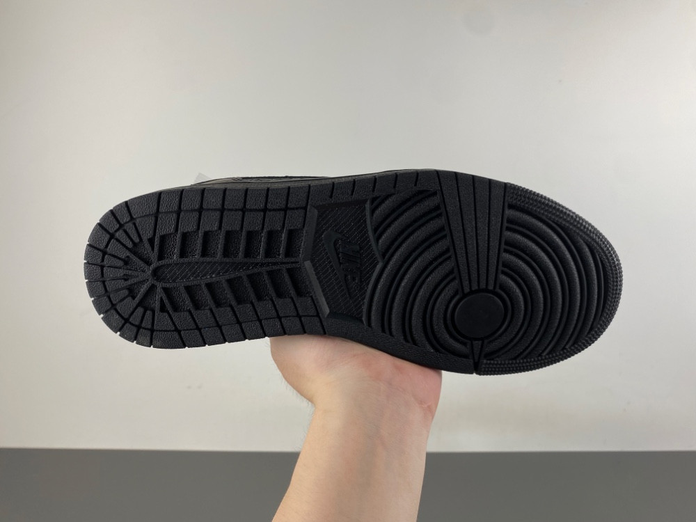 Air Jordan 1 Low “Elephant” IM6568-010