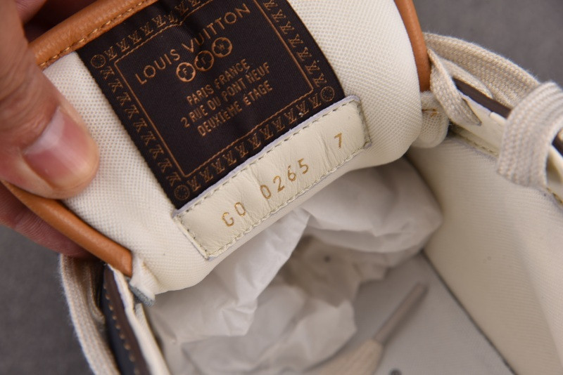 L*V Buttersoft Sneaker
