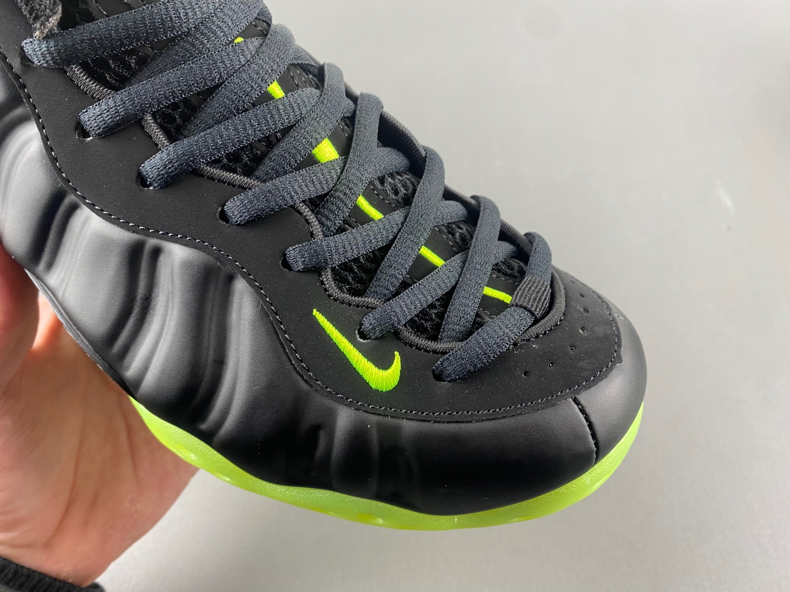NK Air Foamposite One “Volt” HF2902-001