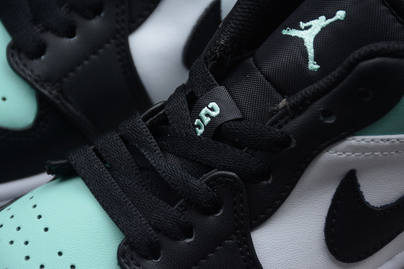 Air Jordan 1 Retro Low 