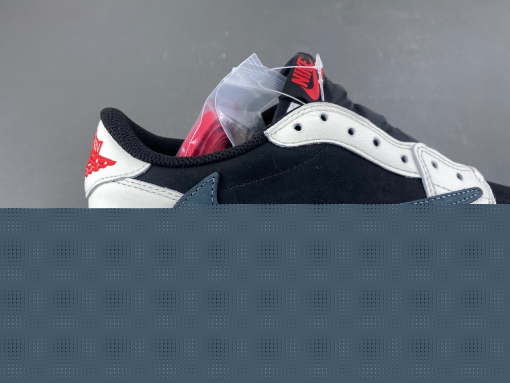 Travis Scott x Air Jordan 1 DZ4137-700