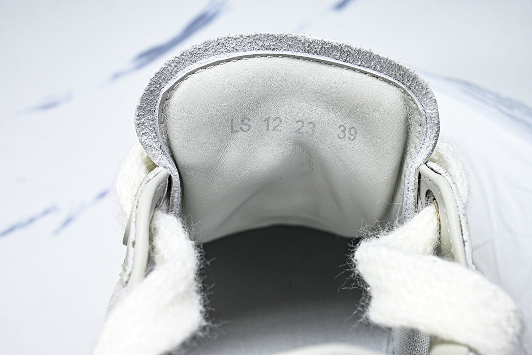 DR B33 Sneaker