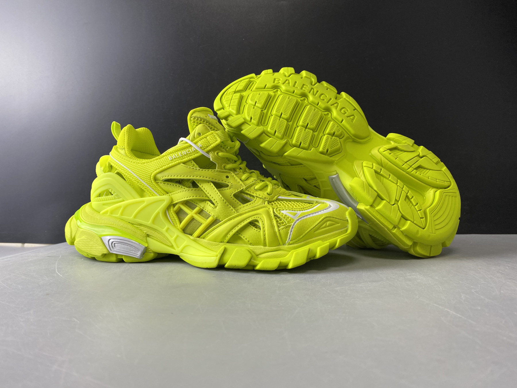 BLCG Track 2.0 568615-W2GN5-5818