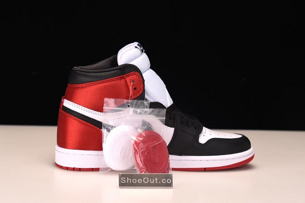 Air Jordan 1 Retro High “Satin Black Toe” CD0461-016