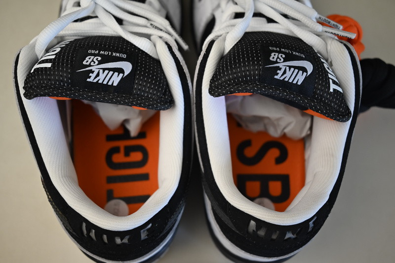 TIGHTBOOTH x Nike SB Dunk Low FD2629-100