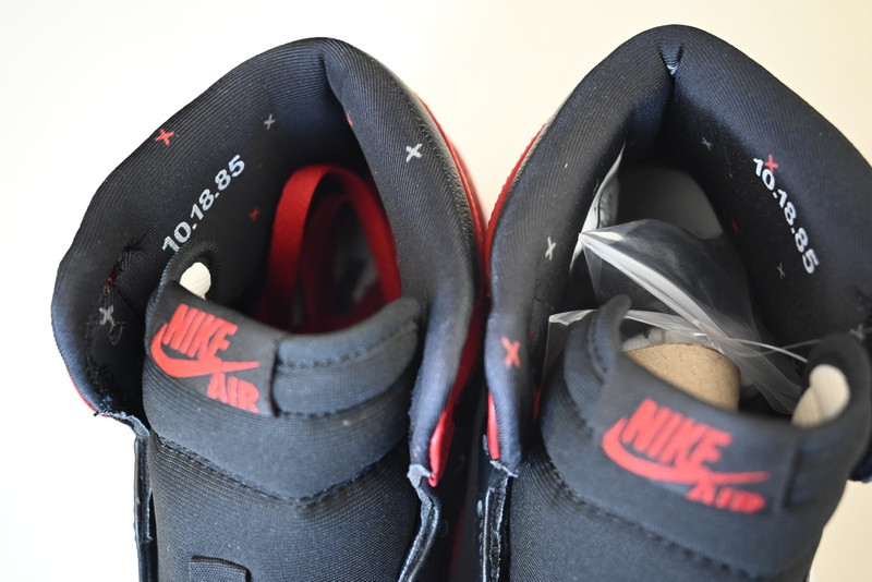 Air Jordan 1 Retro High “Banned” 432001-001