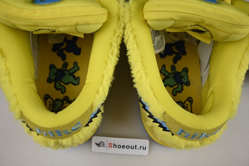 Grateful Dead x Nike SB Dunk Low 