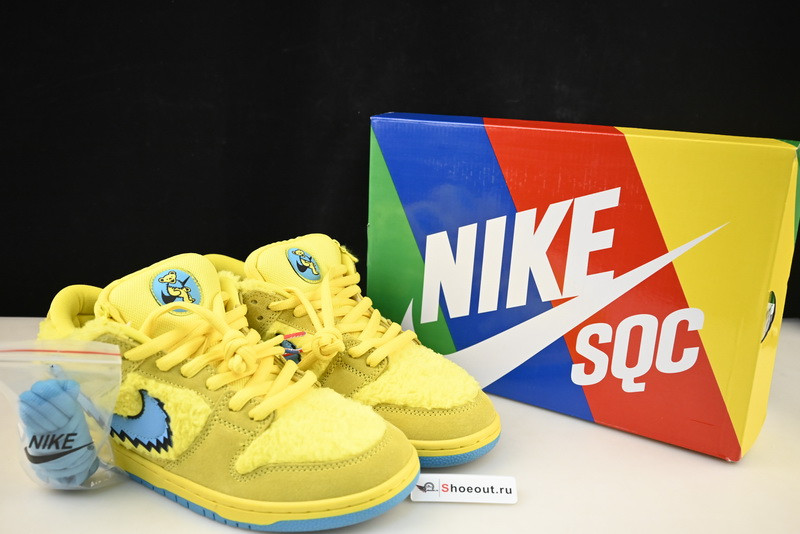 Grateful Dead x Nike SB Dunk Low 