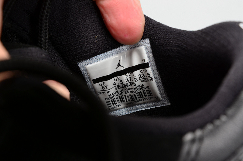 AIR JORDAN 11 RETRO LOW BG (GS) "BARON"  womens  528896-010