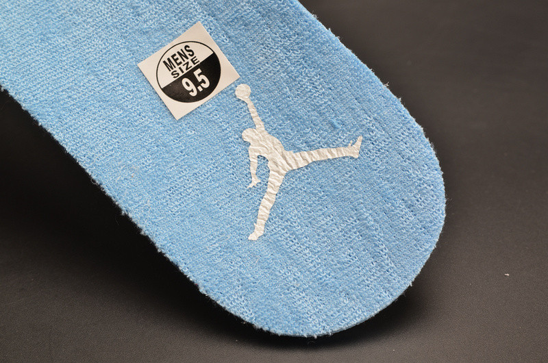 AIR JORDAN 11 RETRO LOW "CAROLINA 2017 RELEASE" mens 528895-106