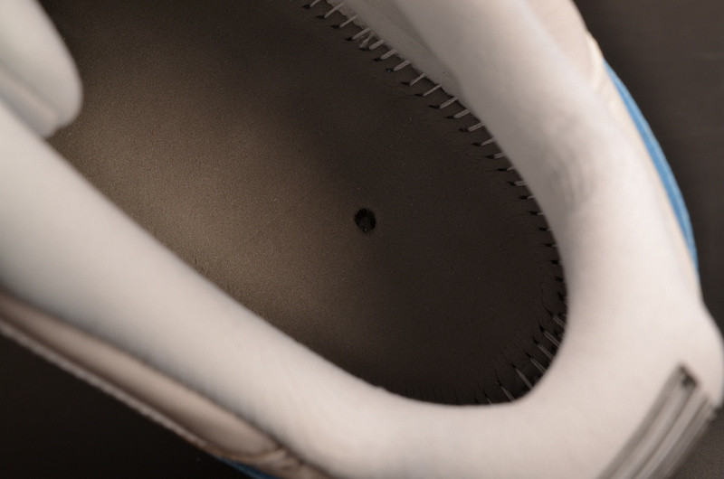 AIR JORDAN 11 RETRO LOW "CAROLINA 2017 RELEASE" mens 528895-106